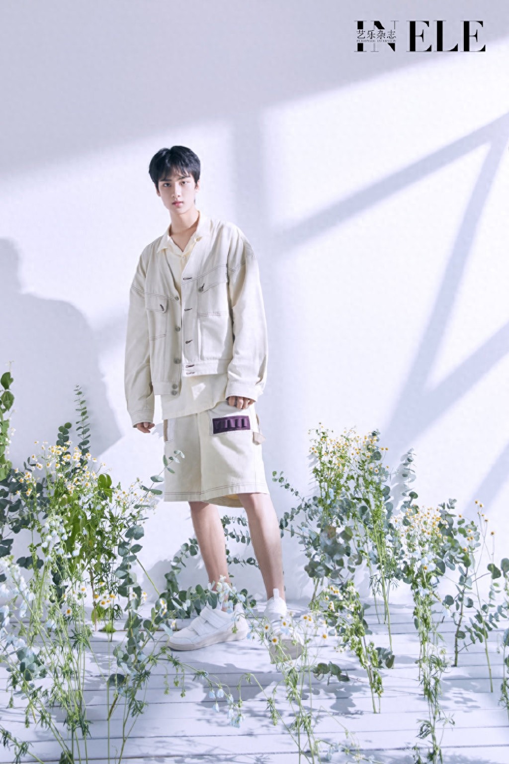 边程 清爽帅气写真图片