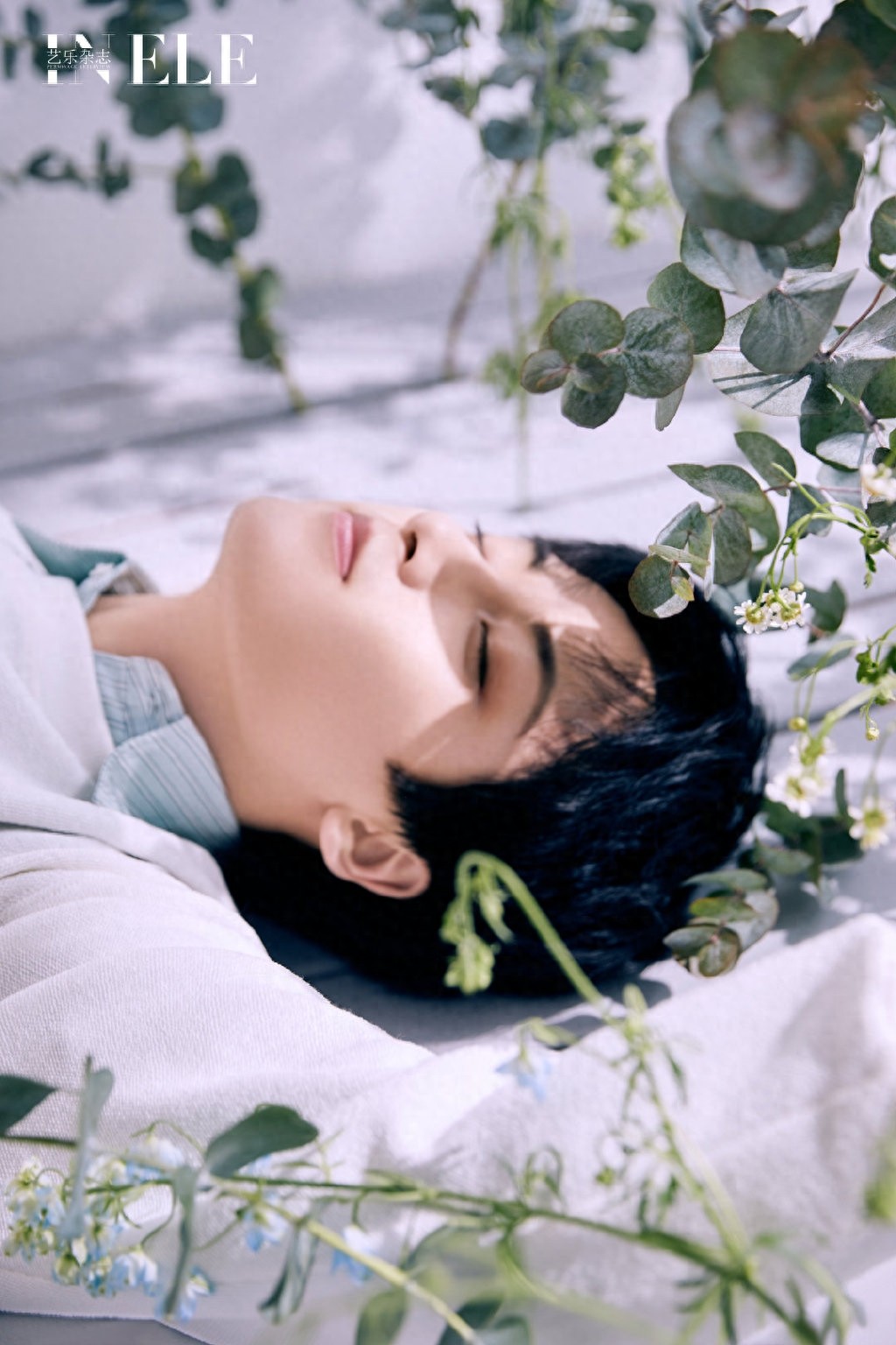 边程 清爽帅气写真图片