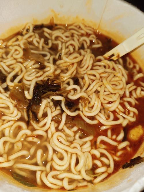 老坛酸菜牛肉面做法（做法简单便捷）