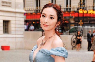 ​43岁的吴佩慈，6年生四胎，为何至今都没有嫁入豪门？有三点原因