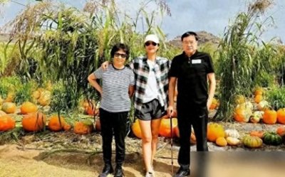 ​戏子误“国”！移居美国开豪车住豪宅，这次获奖揭开徐静蕾真面目