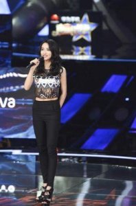 ​21岁歌手许馨文：才华横溢的四川新星与前任宁桓宇的爱情故事