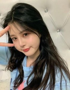 ​网红李奕多少岁