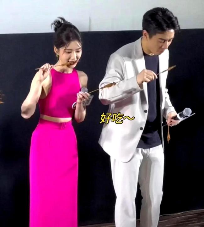 陈晓毛晓彤也吃上了淄博烧烤 网友喊话下次去淄博吃