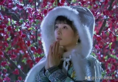 ​明星蜡像大赏：杨幂造型雷人又好笑，邓超戏精上身姿势妖娆