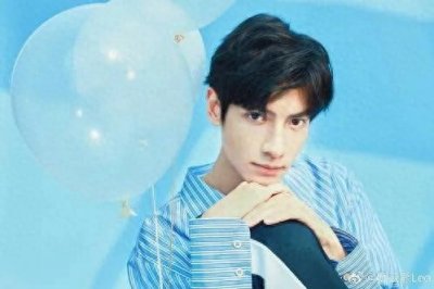 ​**罗云熙的女友是谁？娱乐圈的未解之谜**