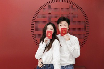 ​杜海涛与沈梦辰官宣结婚，8年感情细节曝光，众明星送祝福