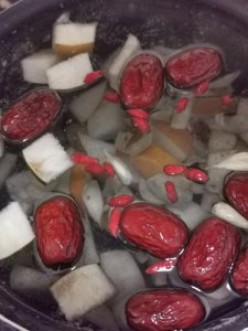 ​红梨水怎么熬(长期喝红糖水有什么好处和坏处)