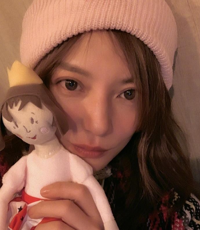 赵薇的国籍（赵薇晒照被喊你好新加坡人）