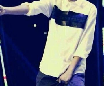 ​王俊凯摸裤裆是怎么回事 他为什么总是有这样的举动