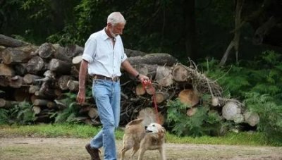 ​中国老人喜欢跳广场舞