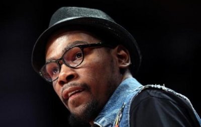 ​女歌手和杜兰特争“KD”头衔！称所有人都想睡KD，引球迷热议