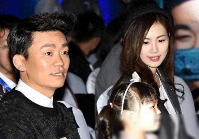 ​王宝强又被绿了？新恋情曝光没多久，女友就约会4个小鲜肉