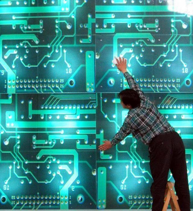 大学毕业想进IT行业，哪些高校比较出名？从二个层面划分学校实力