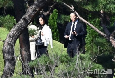 ​三星家族悼念李健熙！54岁长公主李富真把人美到，79岁母亲也好嫩