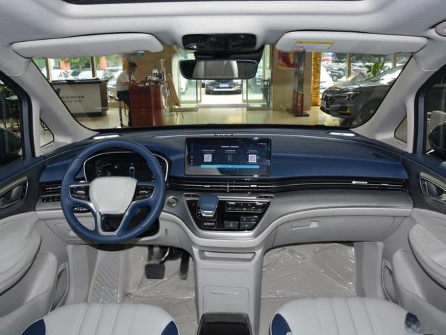 荣威iMAX82022款7座落地价是多少钱?荣威iMAX8价格-