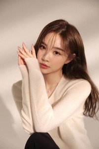 ​借王思聪上位，摇身一变亿万女企业家，初代网红雪梨转型史