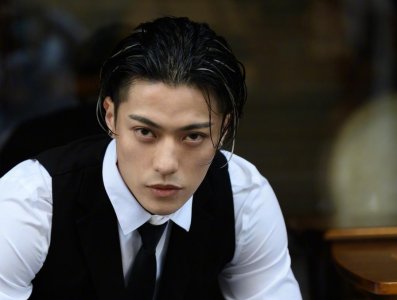 ​宠妻仲尼被曝曾出轨多人？妻子卡琳娜发文回应，网友：真是糊涂啊