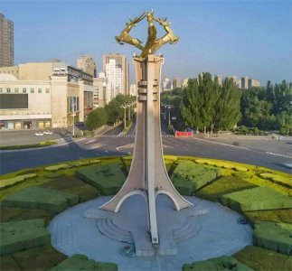 ​Deepseek给出包头市未来几年城市规划建设的方案