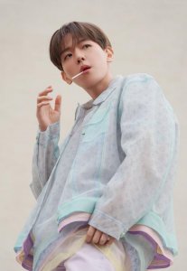 ​韩国solo歌手专辑销量，男歌手第一边伯贤，女歌手第一金泰妍