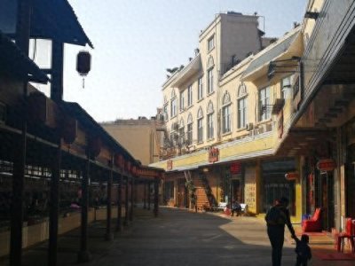 ​湾仔海鲜街“颜值”飙升！左手海鲜右手餐厅，承包你的胃