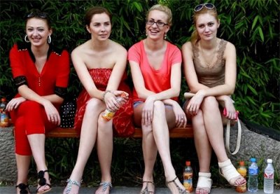 ​近日大量乌克兰美女来到中国，打着躲避战争的幌子，其实另有目的