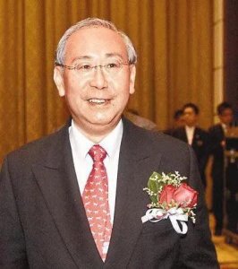 ​香港巨贪许仕仁贪污受贿4000万，泡空姐消费千万！