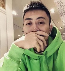 ​秦奋：坐拥 3.6 亿私人飞机，手戴 1000 多万名表，他到底啥来头？