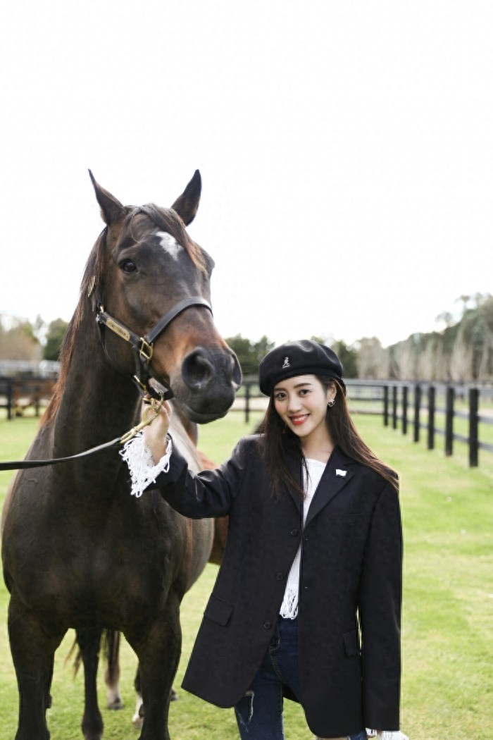 组图：内地新人王梓薇