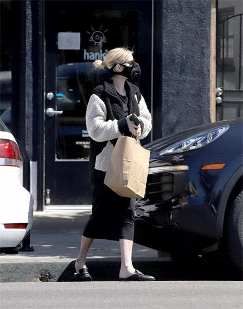 美国女演员艾玛罗伯茨（Emma Roberts）动态