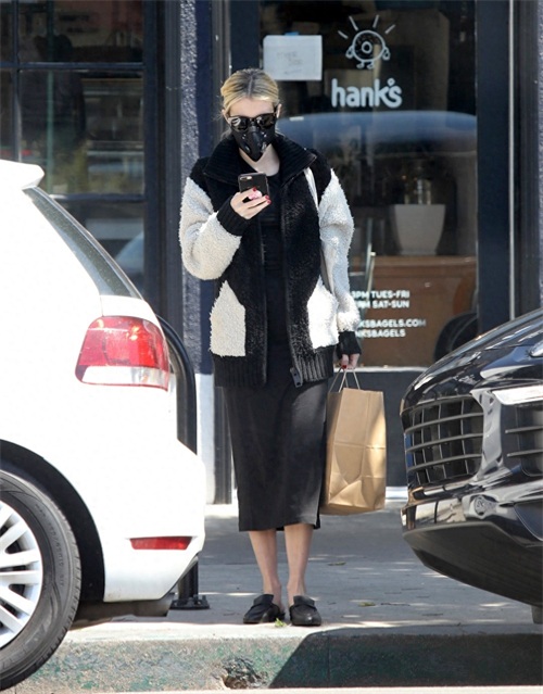 美国女演员艾玛罗伯茨（Emma Roberts）动态