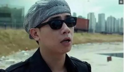 ​贝雷帽：大脸勿进，余者皆可