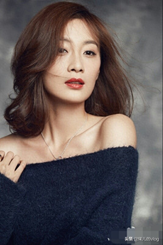 徐梵溪原名徐翠翠1984年10月16日出生于吉林省吉林市,气质美女