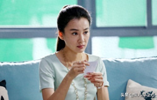 徐梵溪原名徐翠翠1984年10月16日出生于吉林省吉林市,气质美女