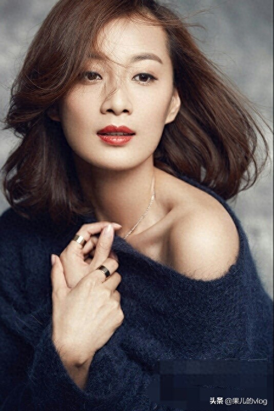 徐梵溪原名徐翠翠1984年10月16日出生于吉林省吉林市,气质美女