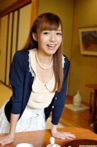 ​希志爱野：日本女优生涯中的极限与刺激作品探秘