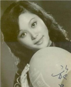 ​女星施思皈依佛门，演过“沈珍珠”，曾是邵氏力捧的郑佩佩接班人