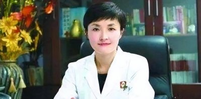 ​搞权色交易的美女院长