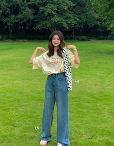 ​聪明的女生都爱帆布包，轻便文艺又大方，关键还不挑年纪