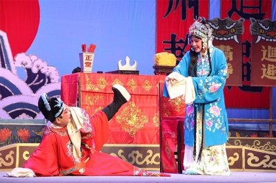 ​张派经典再现舞台，曲剧《陈三两》感动郑州观众