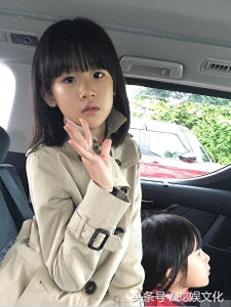 还记得《爸爸去哪儿》里的贝儿吗？如今越长越漂亮，基因太强大了