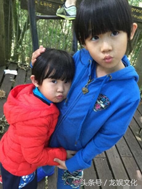 还记得《爸爸去哪儿》里的贝儿吗？如今越长越漂亮，基因太强大了