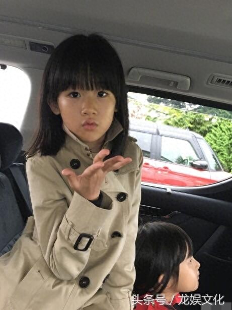 还记得《爸爸去哪儿》里的贝儿吗？如今越长越漂亮，基因太强大了