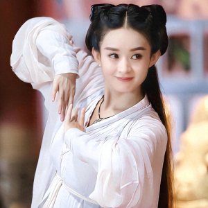 ​赵丽颖：一只从跑龙套大山里飞出来的金凤凰！