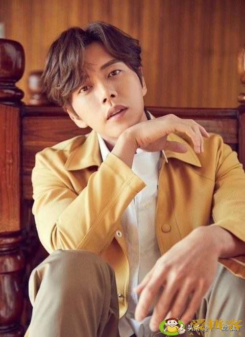 韩国最帅的男明星50名(韩国男演员颜值排行榜)插图19 韩国最帅的男明星50名(韩国男演员颜值排行榜)插图19