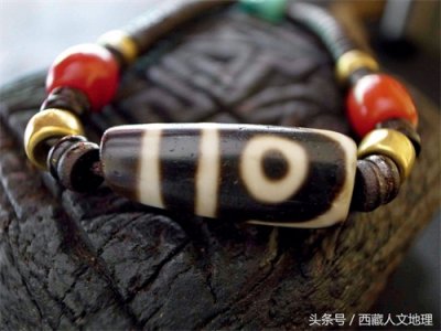​古老的天降石：藏族同胞最贵重的护身符，还是藏族姑娘出嫁必备