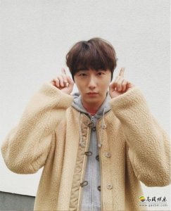 ​丁一宇整容前后，丫蛋蛋整容前后