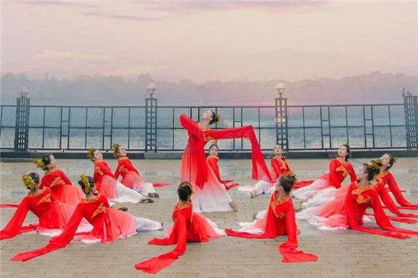 古典舞适合什么年龄 早一点学比较好